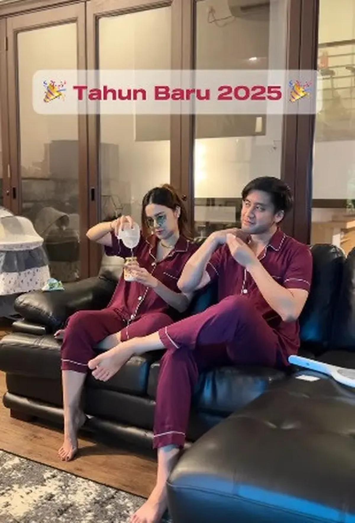 10 Artis Rayakan Tahun Baru 2025 Kumpul Keluarga di Rumah, Tak Kalah Seru