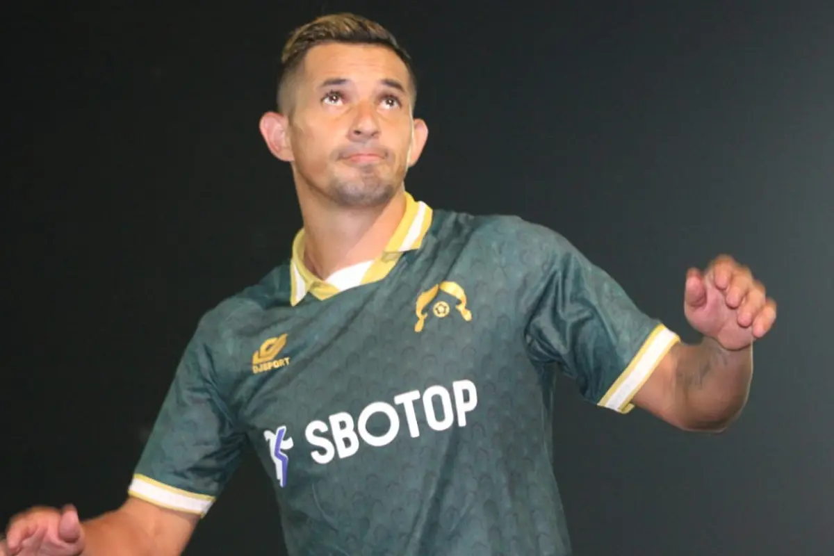 Silvio Scobar, Tira Persikabo