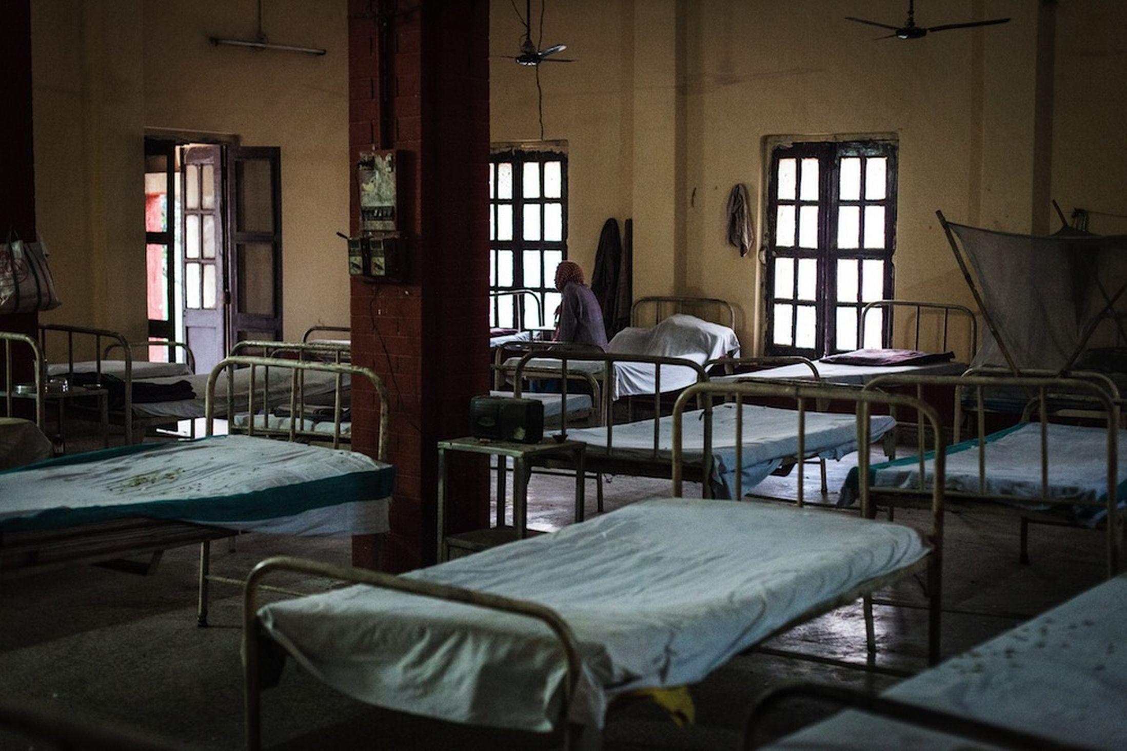 Rumah sakit di mana orang Aghori menyembuhkan pasien kusta | Photo copyright Barcroft