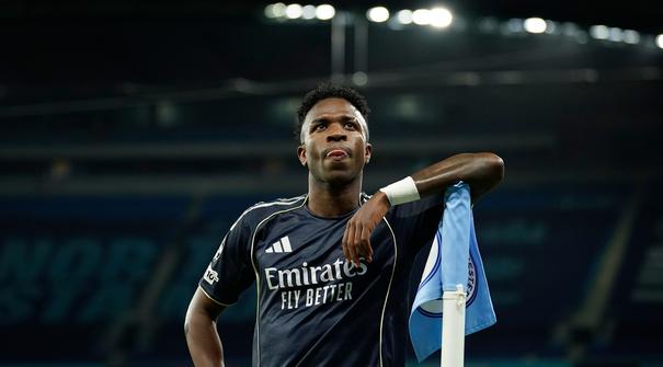 Vinicius Jr berhasil melesatkan dua gol ke gawang Manchester City dalam laga leg 2 babak 16 besar Liga Champions 2025/2026 di Etihad Stadium, Manchester, Selasa (17/03/2026) waktu setempat. (AP Photo/Dave Thompson)