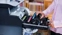 Kartrid palsu sebagian besar adalah kartrid cetak yang diisi ulang dan diproduksi kembali dalam kemasan seperti merk aslinya. Padahal secara kualitas jauh dan dapat mengancam ketahanan printer.