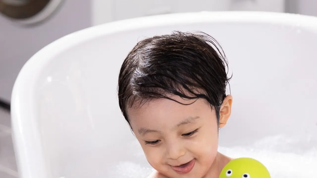 Anak mandi