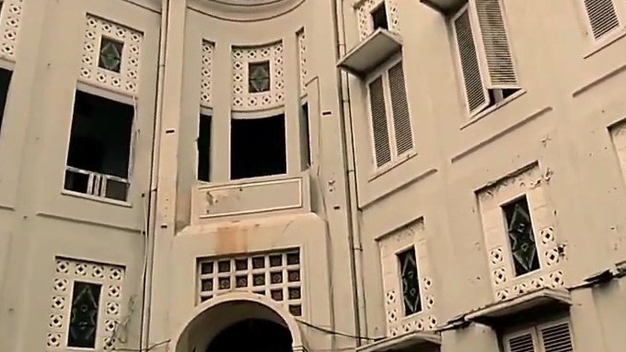 Lift pertama di Indonesia