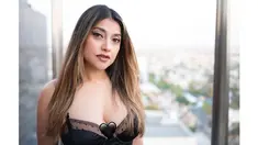 Satu potret yang memperlihatkan dengan jelas pesona kecantikan Sarah Azhari di usianya saat ini. (FOTO: instagram.com/sazarita/)