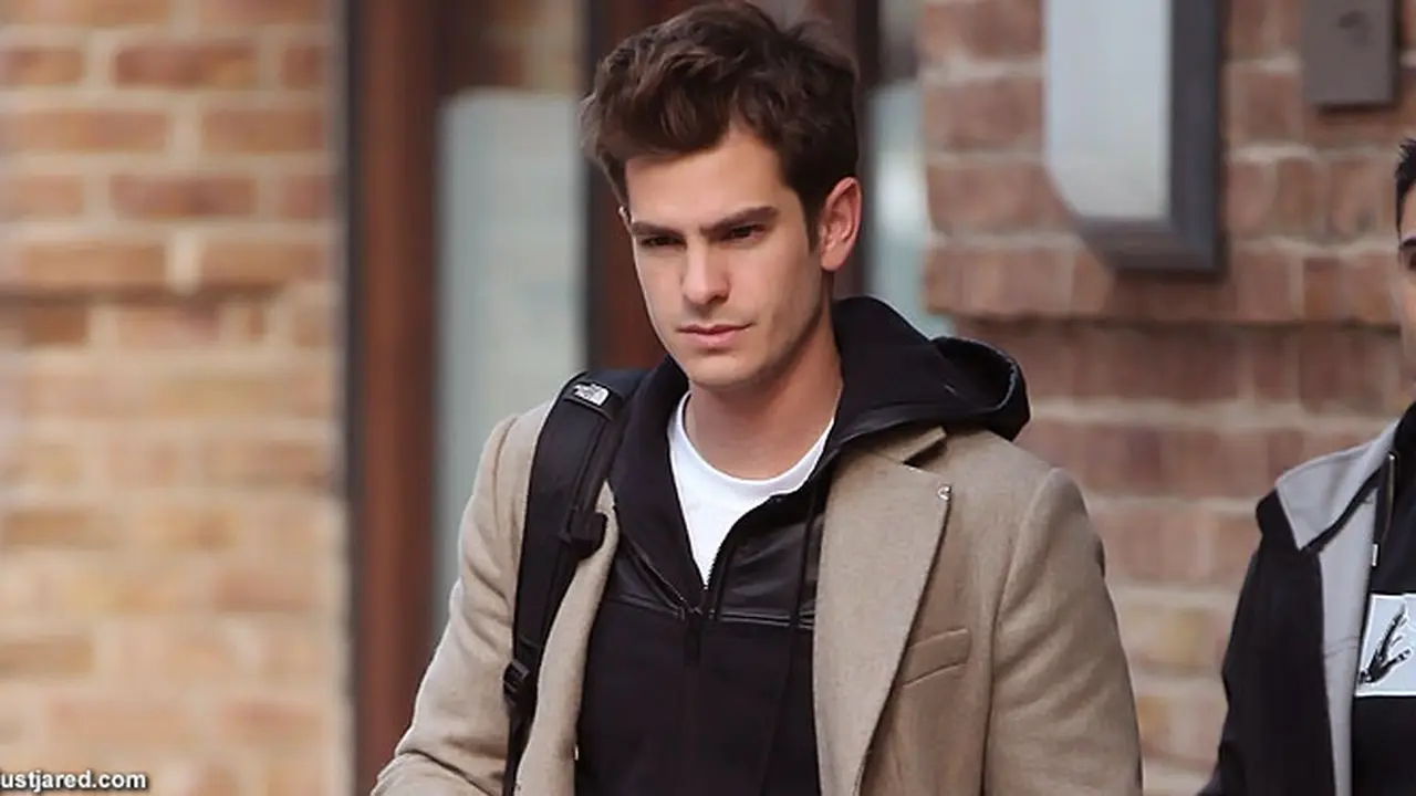 andrew-garfield-130711b.jpg
