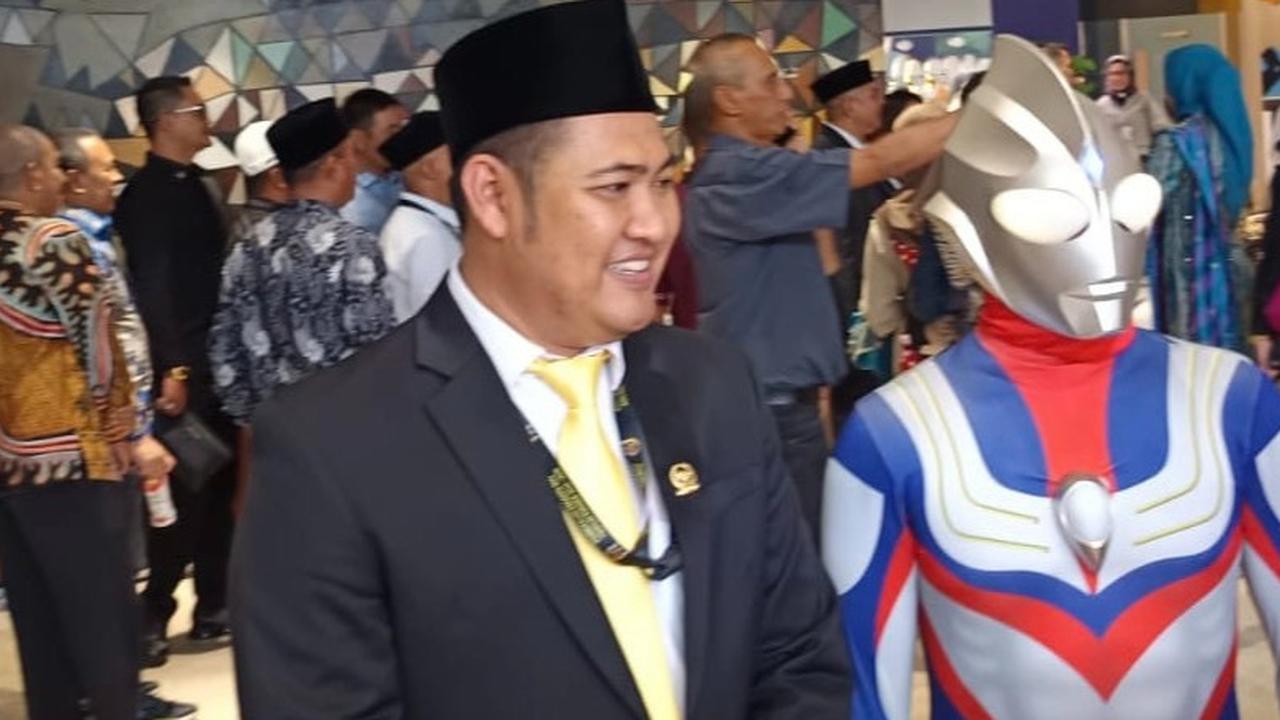 Viral Ultraman di Pelantikan DPR RI, Jamaludin Malik Ternyata Pakai Stuntman