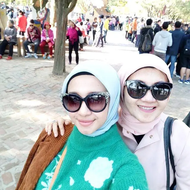 6 Potret Kebersamaan Laudya Cynthia Bella dan Ibunda, Penuh Kehangatan