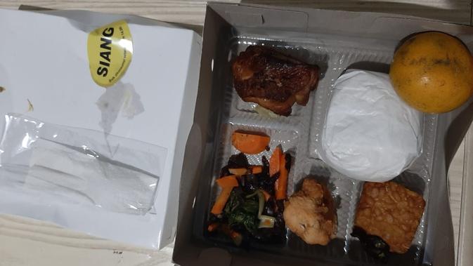 Menu siang pasien COVID-19 di RSD Wisma Atlet Jakarta. (Dok Pribadi Nunung)
