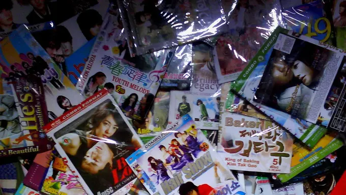 [Bintang] Ilustrasi Pembajakan