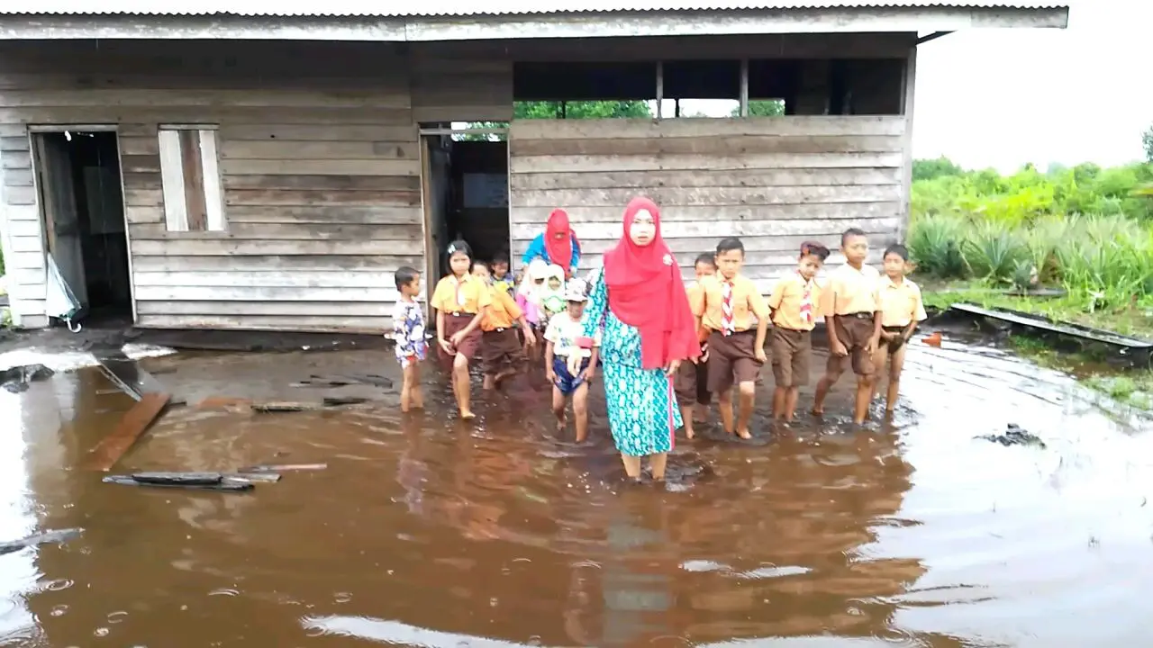 Perjuangan "Laskar Pelangi" Bengkalis Wujudkan Impian di Gubuk Kayu 