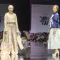 Revalina S. Temat dan Mutiara Baswedan saat jadi muse di ajang Jakarta Modest Fesyen Week (JMFW) 2024 pada Jumat malam (20/10/2023). (Dok: Liputan6.com/dyah)