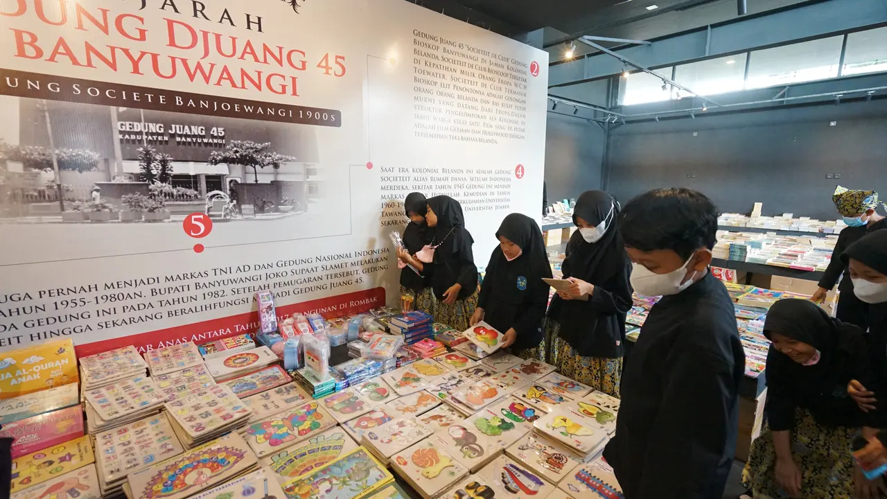 Bajar Buku di acara  Banyuwangi Book Fair 2022 diserbu pengunjung (Istimewa)