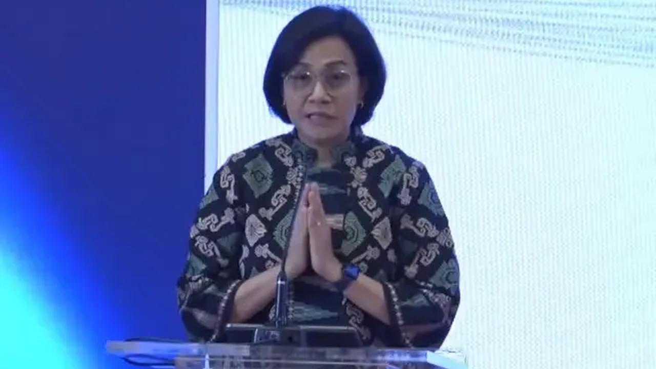 "Semuanya sekarang mayoritas masuk jalur merah. Artinya, kalau jalur merah secara fisik dibuka dan dilihat untuk memastikan barangnya sama dengan dokumen impor barang," pungkas Sri Mulyani.