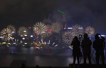 Indahnya pesta kembang api di malam Tahun Baru Imlek