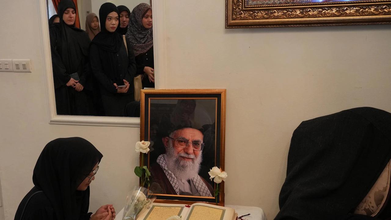 FOTO: Doa Bersama untuk Ayatollah Ali Khamenei Digelar di Jakarta