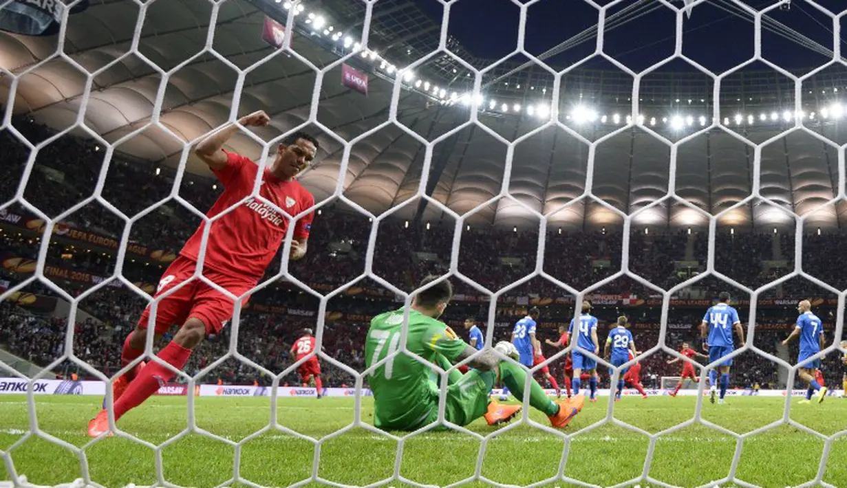 Carlos Bacca mencetak gol untuk Sevilla. (AFP PHOTO/ODD ANDERSEN)