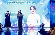 Model Batik Arumi Bachsin saat Hadiri Acara Cipta Karya di Surabaya, Tampil Cantik & Elegan