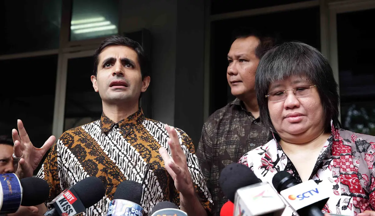 "Undang Undang ITE, Pasal 48, acamannya 9 tahun dengan denda 3 miliar. Kita juga lapisi dengan UU Hak Cipta pasal 113, dengan hukum tahun penjara dan denda 4 miliar," kata Lidia Wongso, di SPKT Polda Metro Jaya, Sabtu (10/9). (Deki Prayoga/Bintang.com)