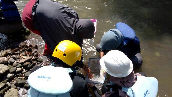 Kegiatan susur sungai tidak melulu membahayakan seperti kejadian SMPN 1 Turi yang siswanya hanyut dibawa banjir. Susur ungai memiliki nilai yang baik bagi penelitian dan alam.