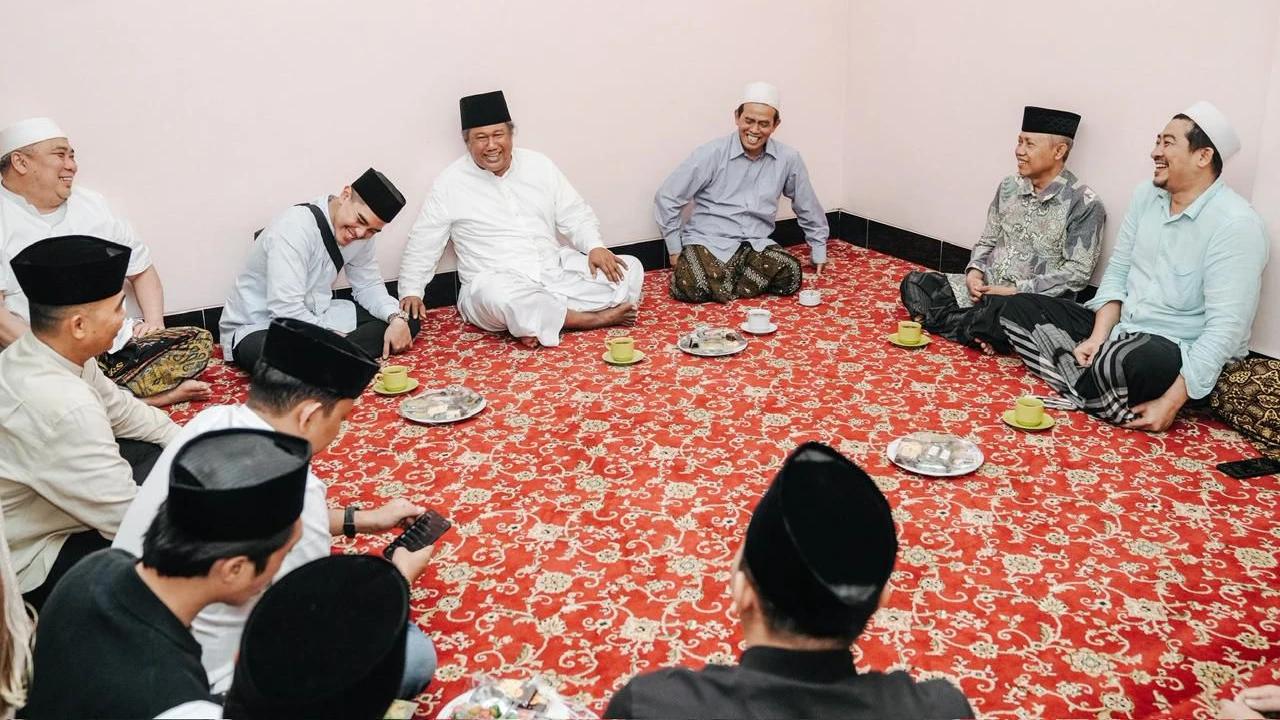 Kaesang dan Ahmad Ali Kunjungi Ponpes Al-Munawir, PSI Hentikan Aktivitas Politik Selama Ramadan