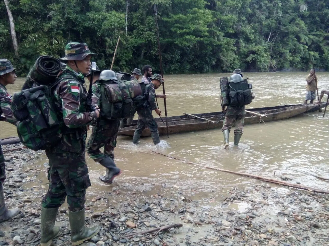 Satgas Yonif Raider 700/WYC saat bertugas di Papua