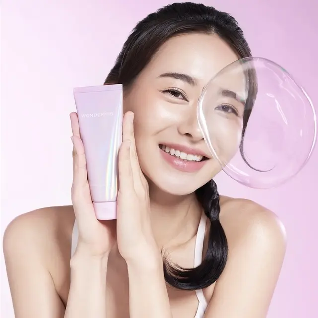 WONDERMIS Geranium Gel Cleanser.