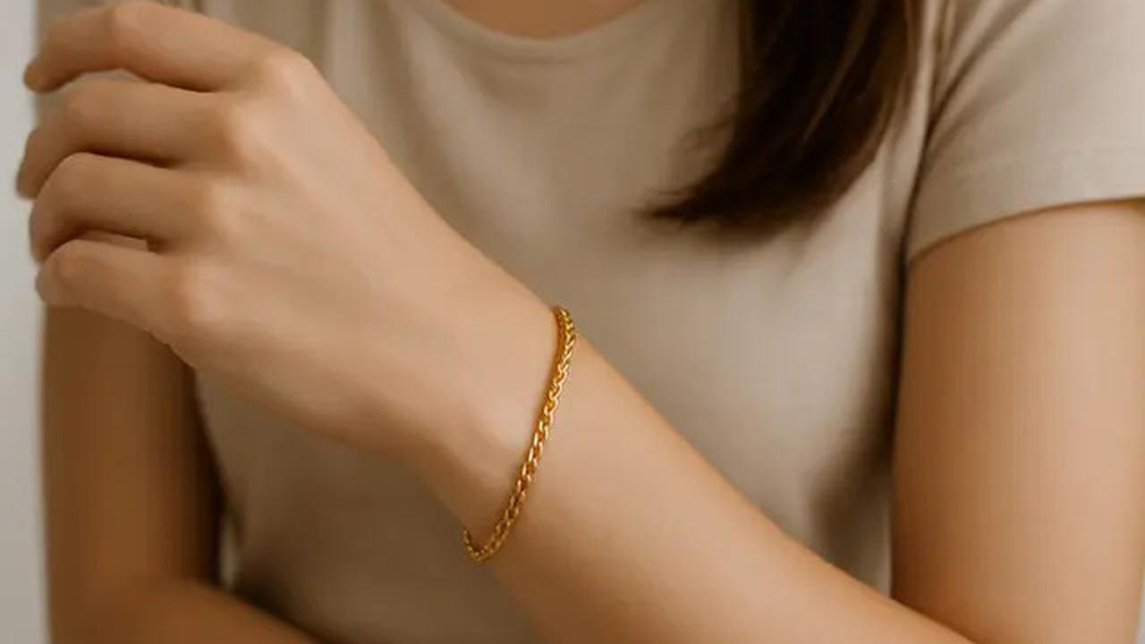 8 Gelang Rantai Twist untuk Ibu Muda, Tampil Elegan Sehari-hari dan Kekinian