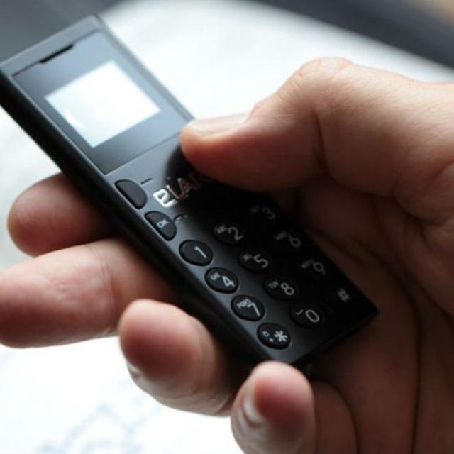 Elari Nanophone C Ponsel Paling Ringan Di Dunia Rp 720 Ribu Tekno Liputan6 Com