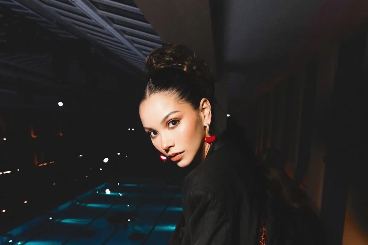 6 Gaya Elegan dan Berkelas Alyssa Daguise di Paris Fashion Week, Satu Acara dengan Halle Bailey-Seungkwan Seventeen