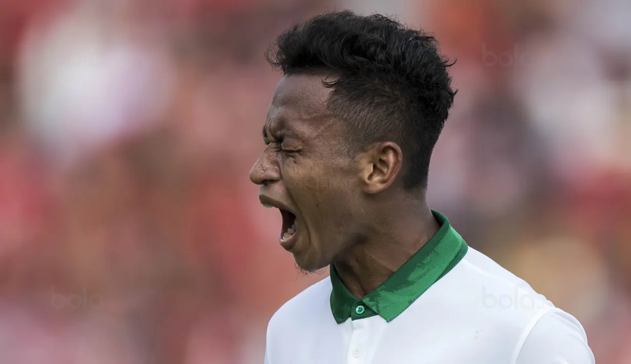 Gerakan tanpa bola dan kecepatan menusuk pertanahan lawan membuat Osvaldo Haay berpeluang menjadi salah satu pembobol gawang Kamboja pada laga terakhir Grup B SEA Games 2017. (Bola.com/Vitalis Yogi Trisna)