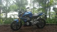 Melibas Gunung Salak dengan BMW G 310 R