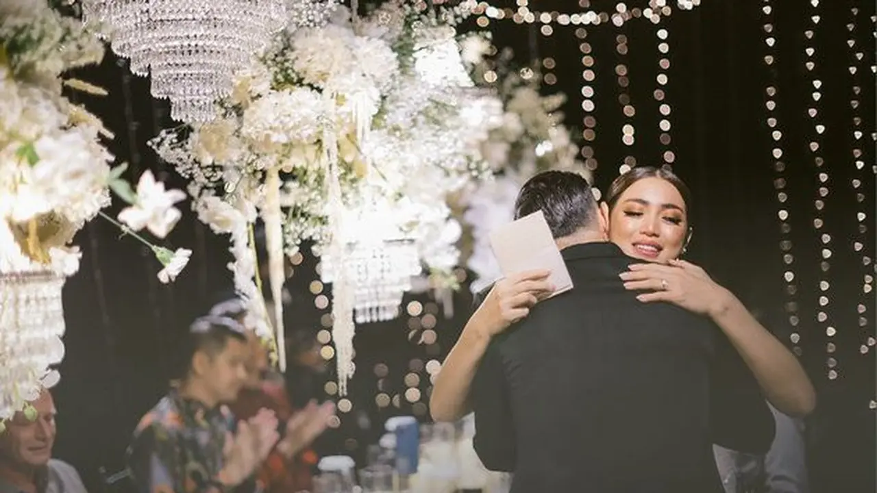 8 Potret Jamuan Makan Malam Jessica Iskandar dan Vincent Verhaag, Penuh Haru Bahagia