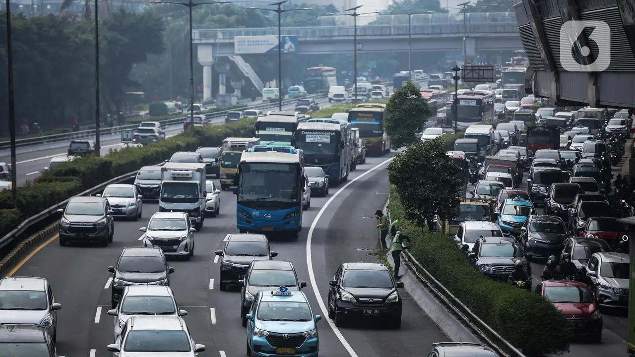 Tekan Kemacetan, Pengaturan Jam Kerja di Jakarta Akan Diuji Coba