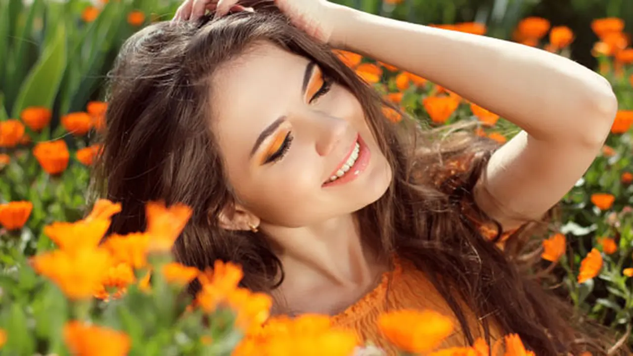 (C) shutterstock