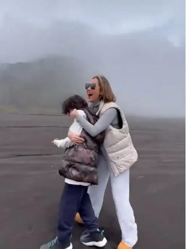 7 Momen Bunga Citra Lestari Liburan di Bromo, Berkuda Bareng Noah Sinclair