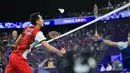 <p>Pebulutangkis Indonesia, Jonatan Christie gagal mengantisispasi bola adangan di depan net wakil India, Lakshya Sen pada laga terakhir Grup L nomor tunggal putra cabor bulutangkis Olimpiade Paris 2024 di Porte de la Chapelle Arena, Paris, Rabu (31/7/2024). Jonatan Christie kalah straight-game 18-21, 12-21. (Dok. NOC Indonesia/Naif Muhammad Al'as)</p>