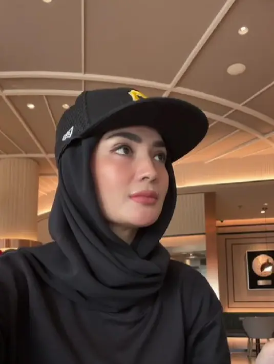 Memilih hengkang dari dunia hiburan dan memilih jadi pengusaha tak membuat netizen penasaran akan kabar terbaru Imel Putri. (Liputan6.com/IG/@imelpc).