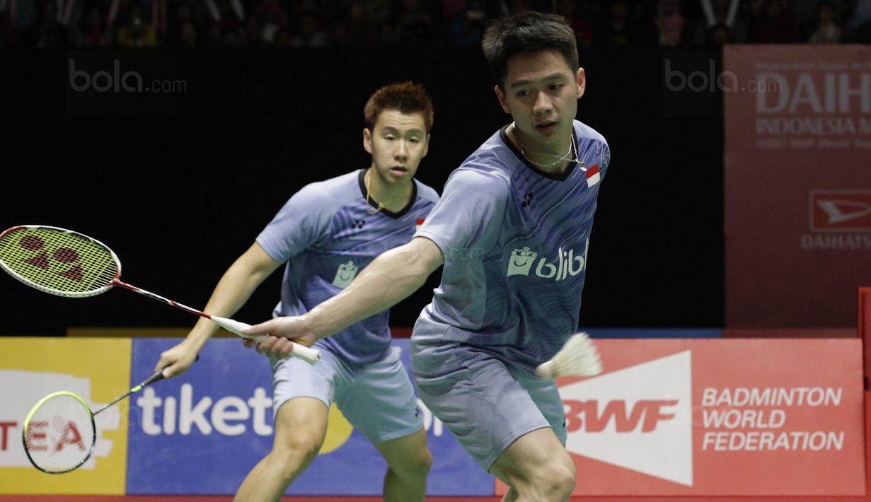 Ganda putra Indonesia, Kevin Sanjaya/Marcus Gideon, saat melawan wakil India, Satwiksairaj Rankireddy/Chirag Shetty pada laga Indonesia Masters 2018 di Istora Senayan, Sabtu (27/1/2018). Kevin /Marcus menang 21-14, 21-11. (Bola.com/M Iqbal Ichsan)
