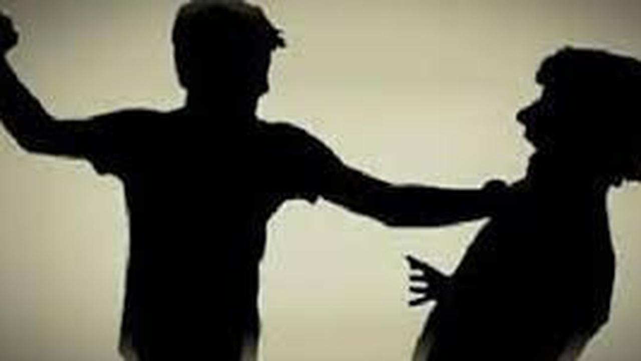 Komisioner dan Staf Sekretariat Bawaslu Banyuasin Adu Jotos saat Bahas Dana Hibah