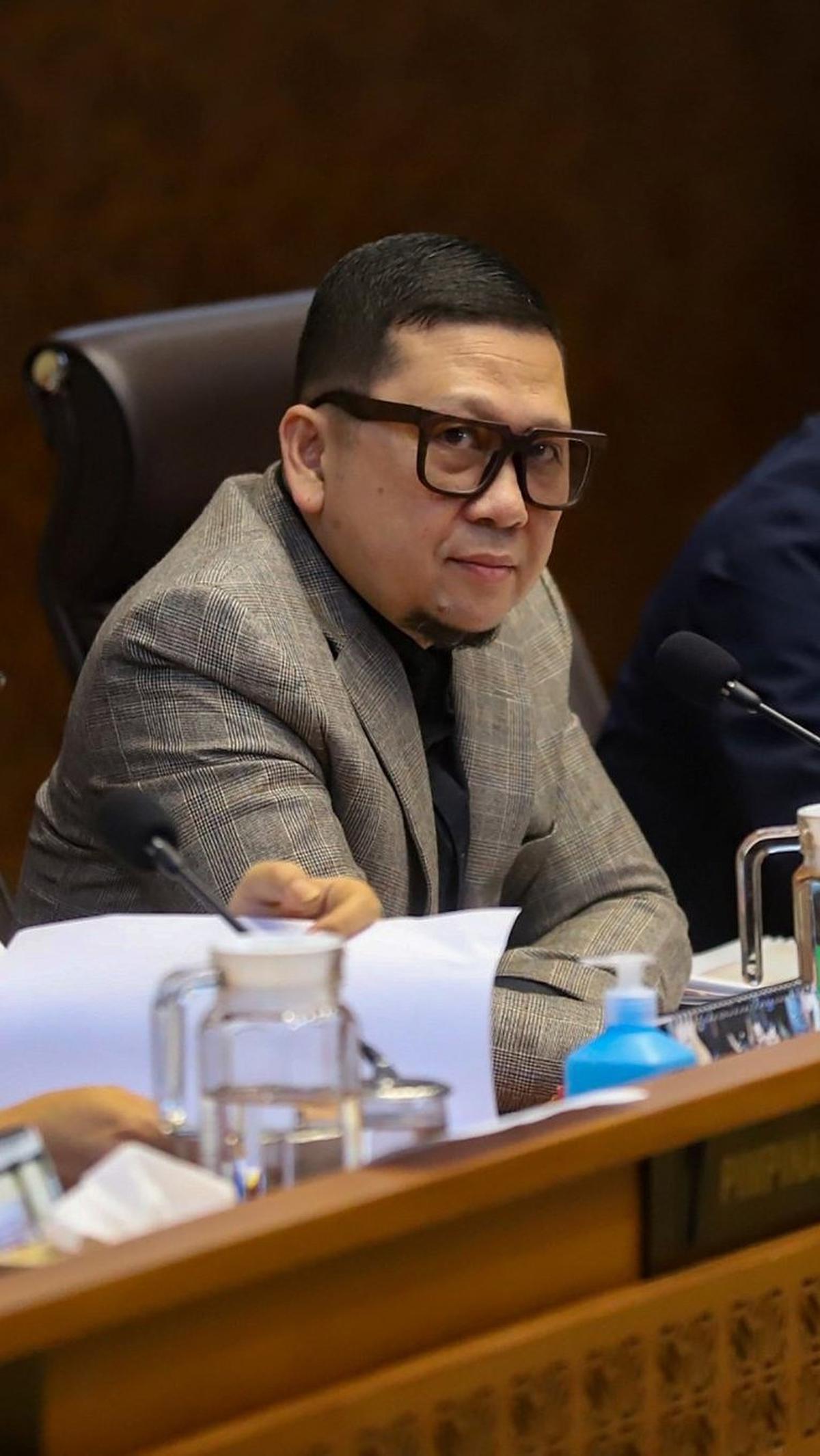 Dalam rapat ini, Ketua Komisi II DPR RI Ahmad Doli Kurnia membacakan kesimpulan rapat tersebut.&nbsp;Foto: merdeka.com / Arie Basuki