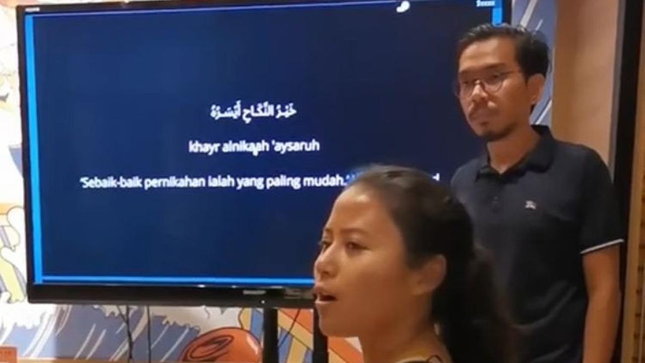 Momen Wanita Ajak Pacarnya ‘Presentasi’ untuk Dapatkan Restu Orang Tua, Aksinya Viral