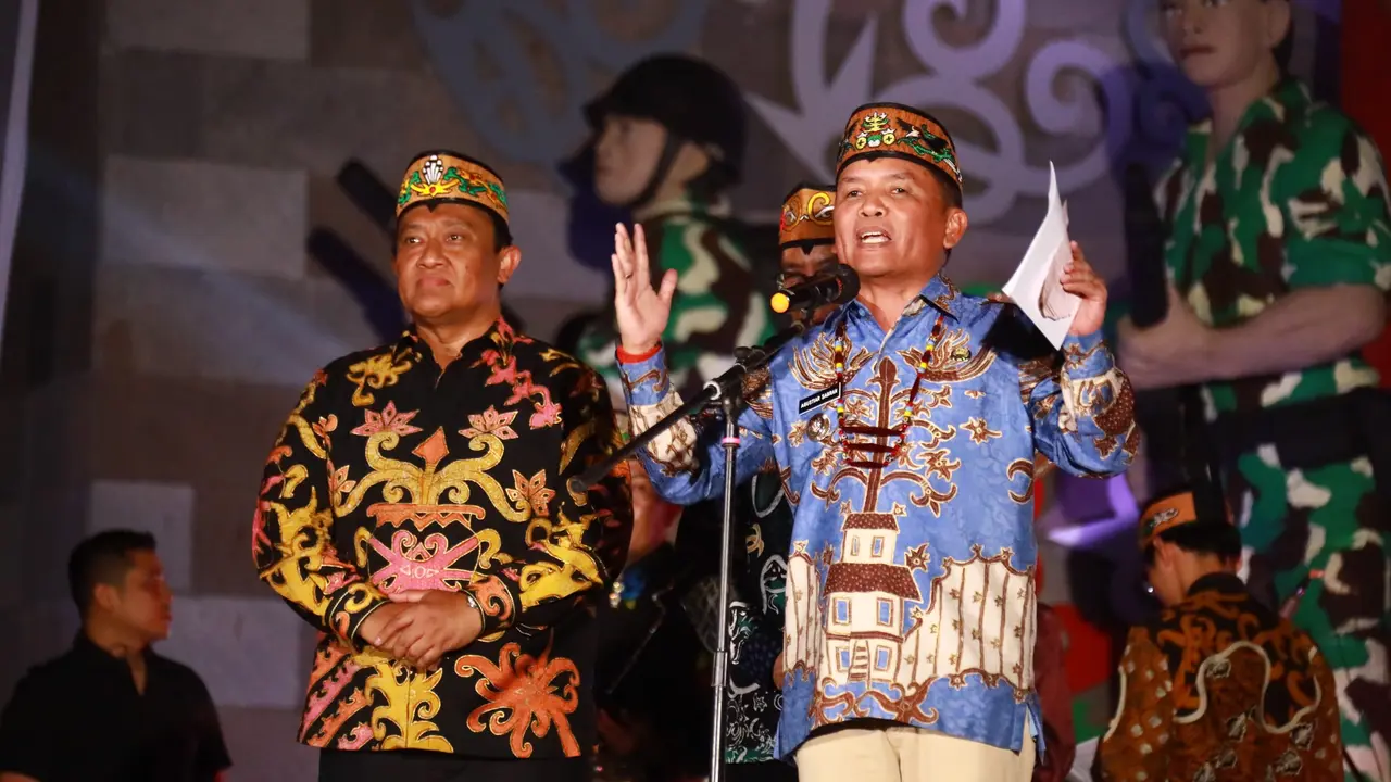 Gubernur Agustiar Sabran Resmikan Huma Betang Night