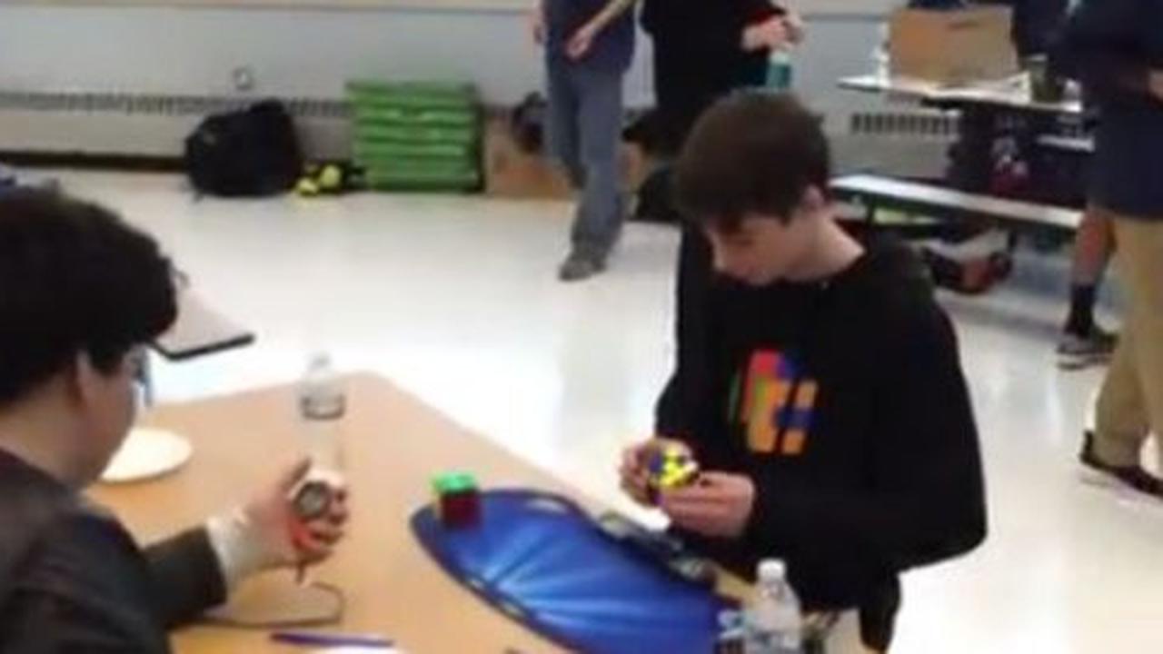 [Video] Rekor dunia, bocah ini selesaikan rubik dalam 4,9 detik