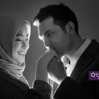 Bintang sinetron dan film Adrian Maulana mundur dari dunia yang membesarkan namanya. Keputusan mundur dari dunia hiburan juga mendapat dukungan dari sang istri, Dessy Ilsanti. (Bambang E Ros/Bintang.com)