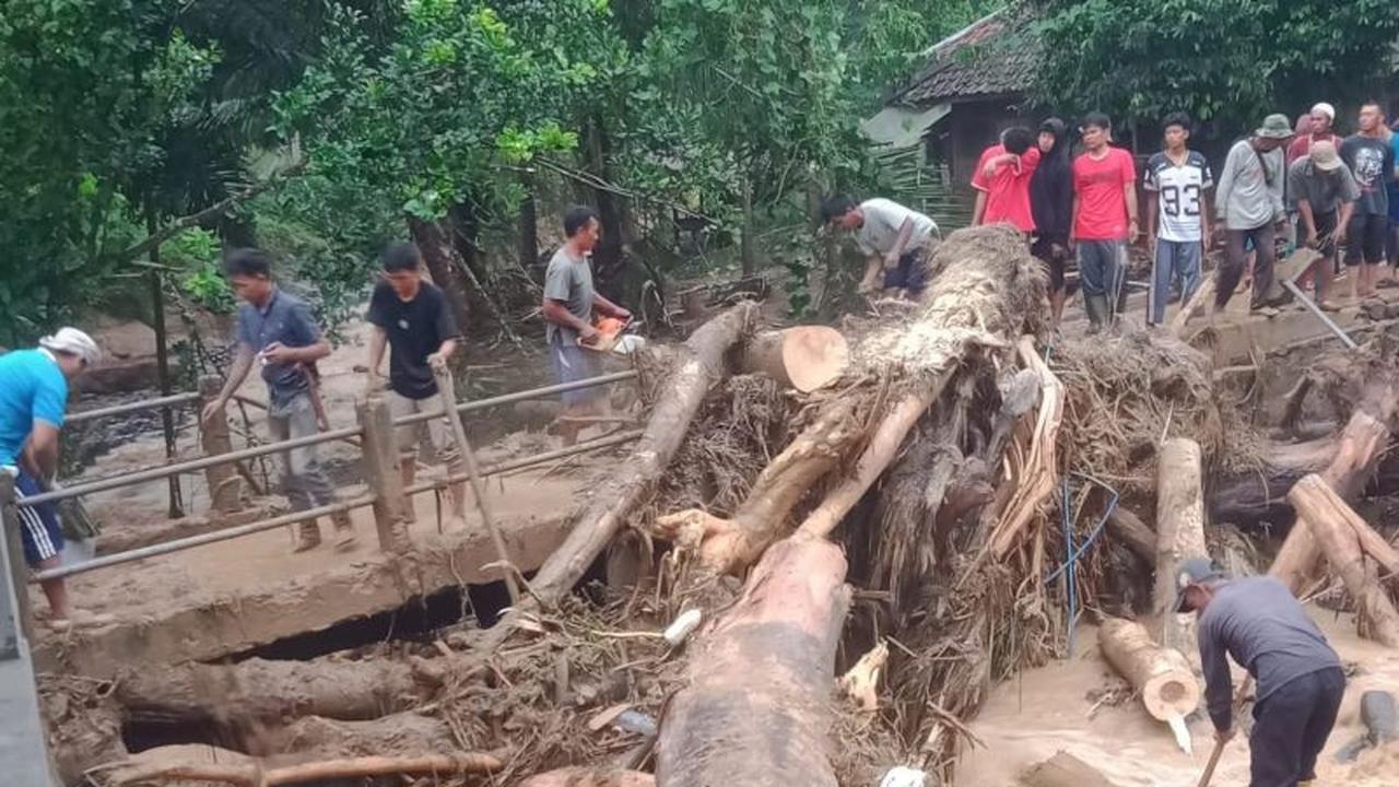BPBD Cianjur Koordinasi Lintas Dinas Tuntaskan Penanganan Bencana Banjir dan Longsor