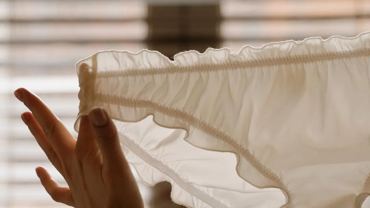 Ketiga cairan yang keluar dari vagina tersebut penting untuk dipahami dan dibedakan untuk mengenali secara jelas kondisi kesehatan Anda.