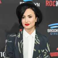 Demi Lovato menuliskan sebuah pesan menyentuh untuk penggemar setianya sebelum berangkat rehab. (AP Photo)