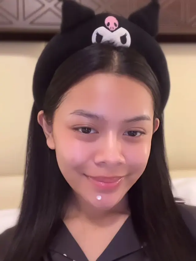 Melly Lee Pakai Hijab
