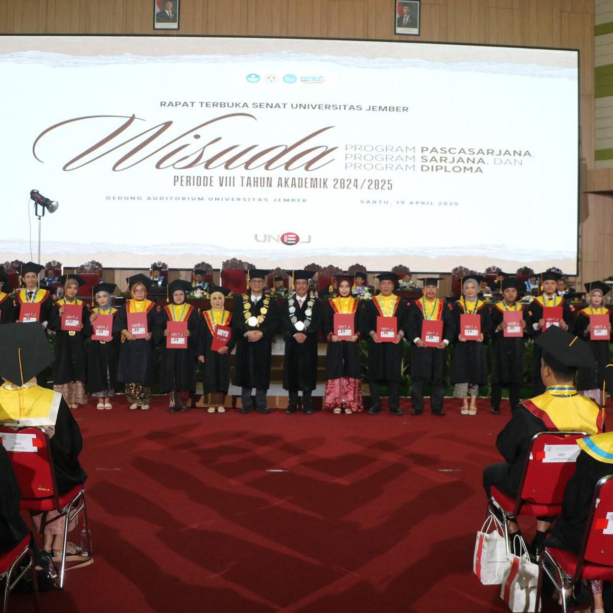 anak petani sederhana lulus sarjana