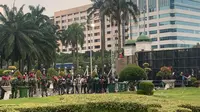 Demonstrasi di depan Gedung DPR RI, Jakarta, Jumat (29/8/2025) berlangsung ricuh.